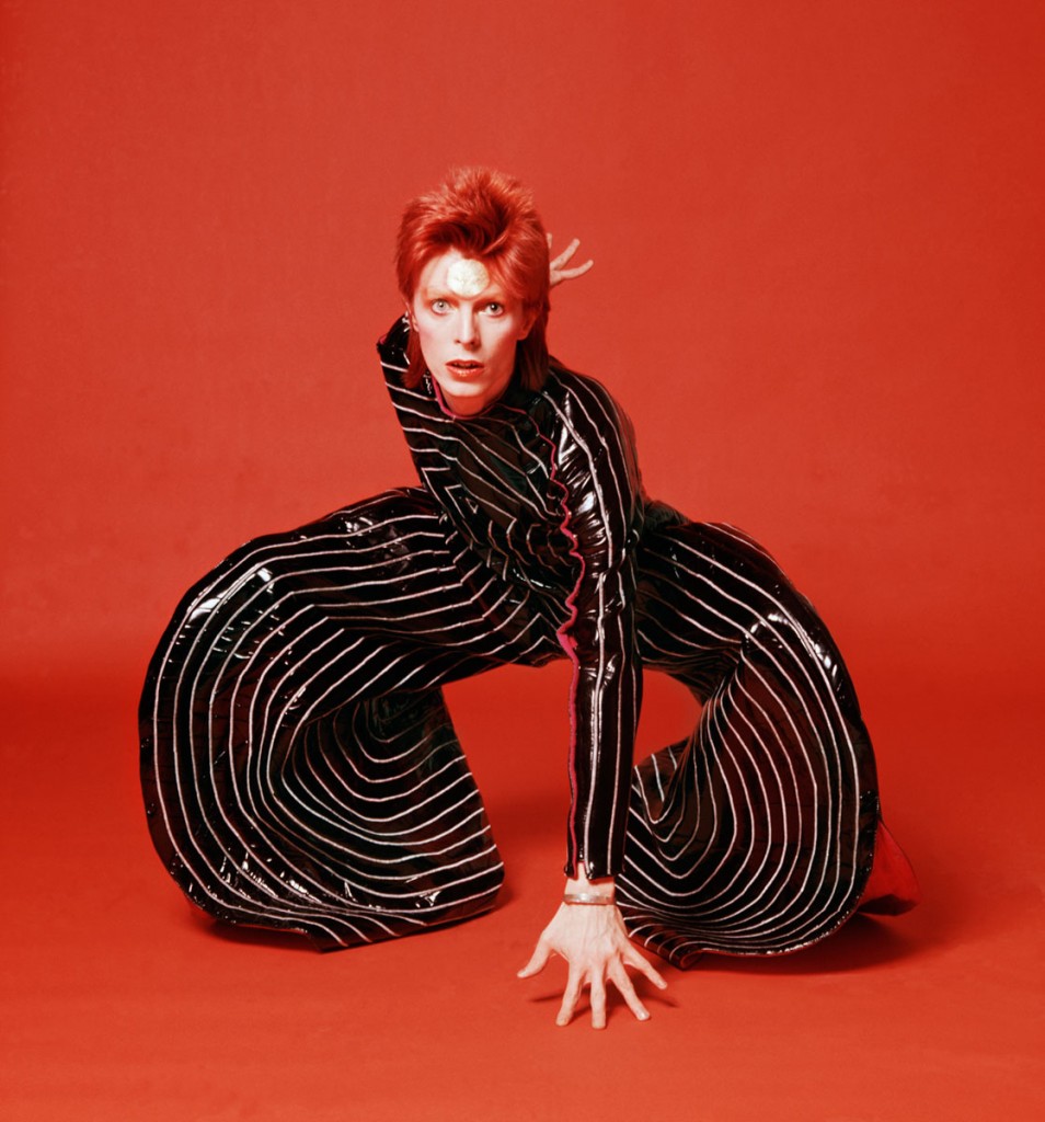 look_david_bowie_aladdin_sane