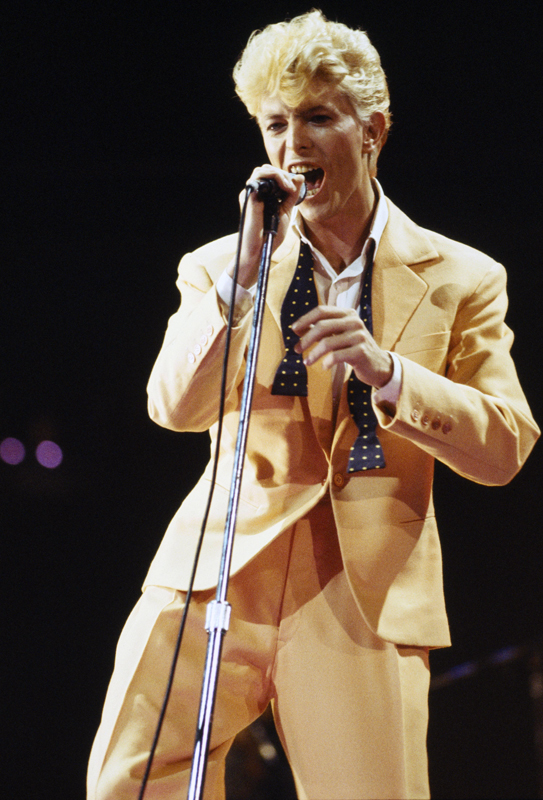 look_david_bowie_dance_1983