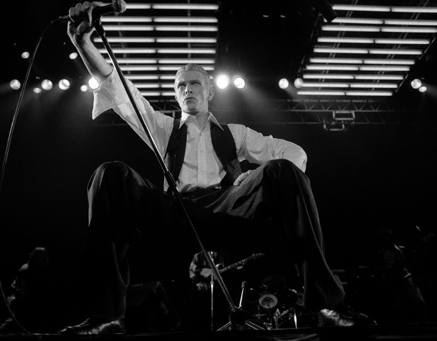 look_david_bowie_wembley